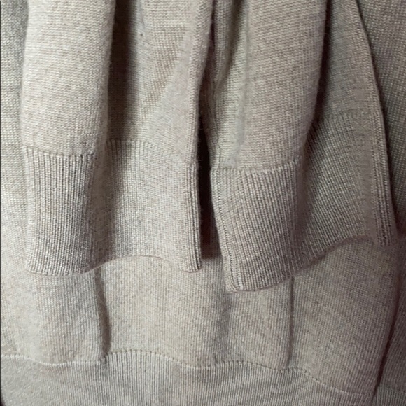 Banana republic extra fine Italian Marino sweater - Picture 2 of 6